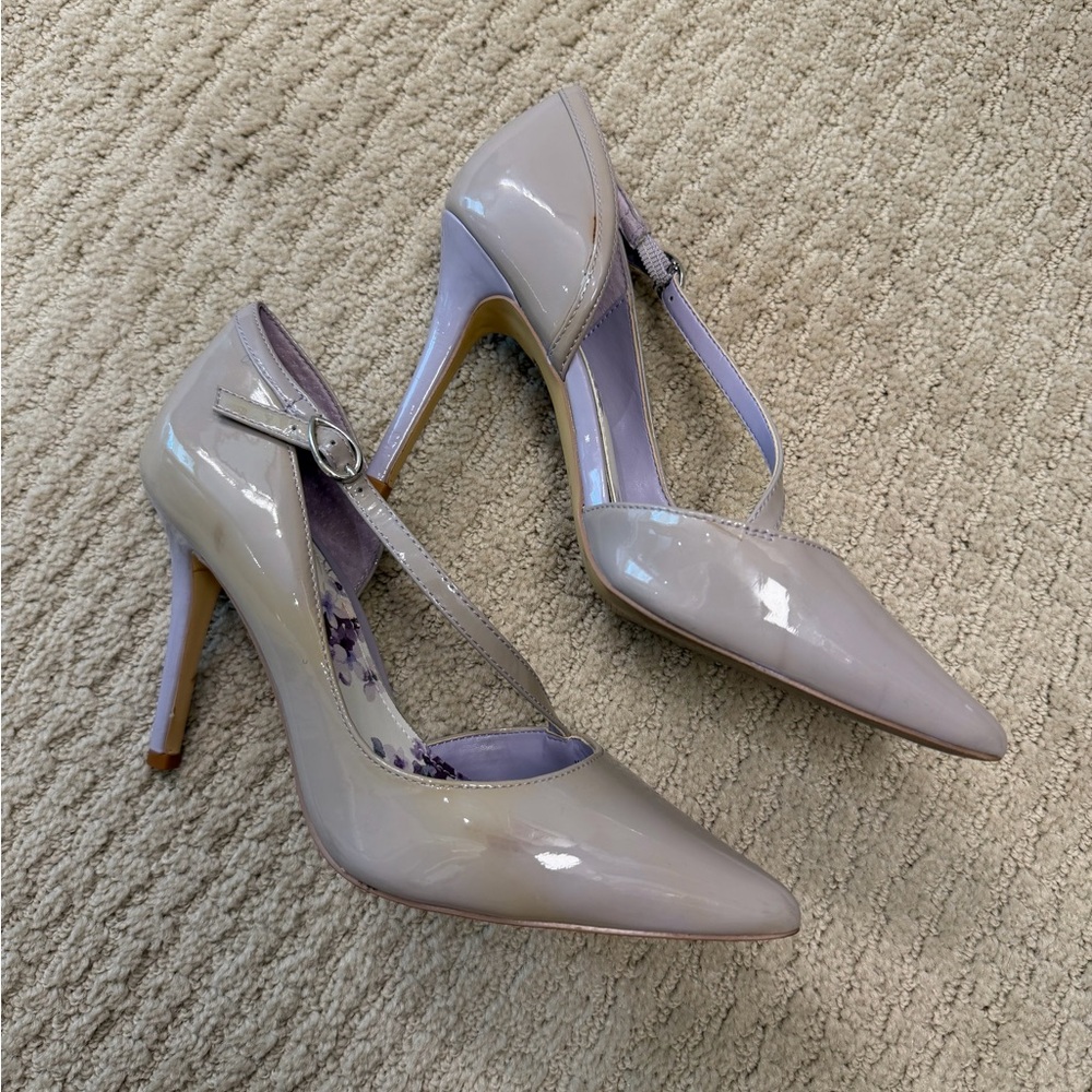 White House Black Market Lavender Heels - Picture 2 of 4